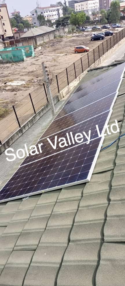 mono solar panels mounted on roof installation by Solar Valley Limited